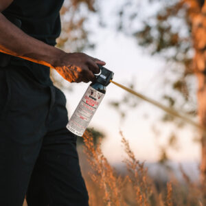 Aerosol de defensa contra osos marca SABRE modelo Frontiersman